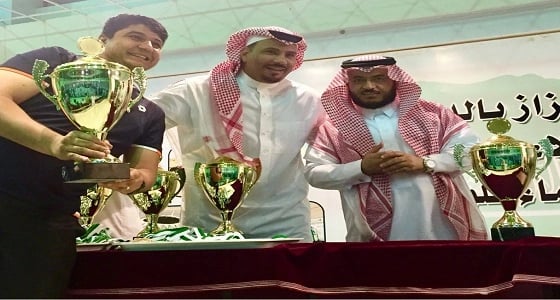 بالصور.. مدارس جدة تتنافس في لعبة الجودو