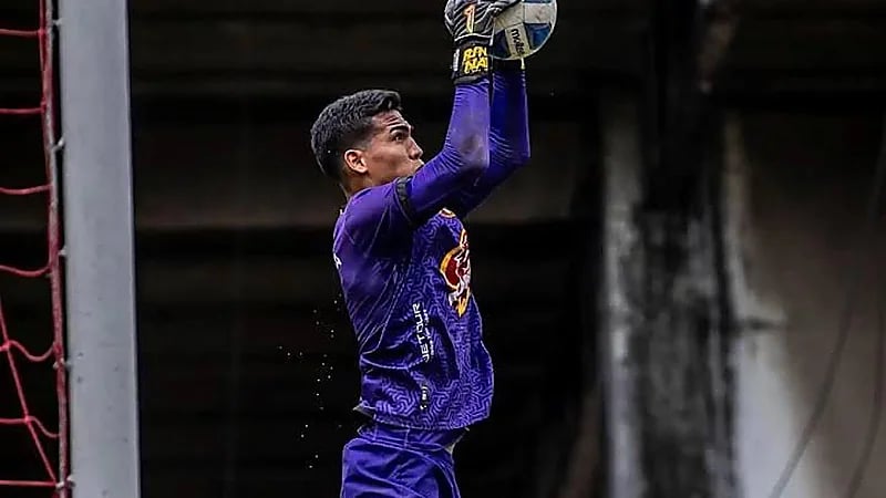 وفاة حارس مرمى برشلونة بحادث اعتداء مروع في منزله