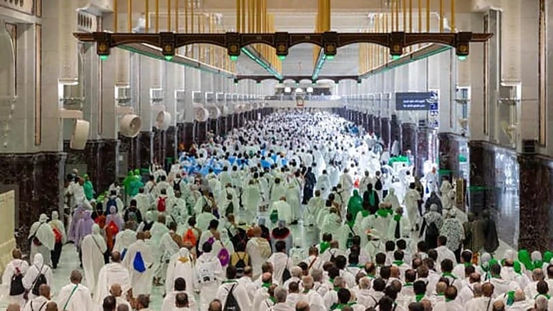 بدء توافد حجاج الداخل إلى مكة لأداء طواف القدوم