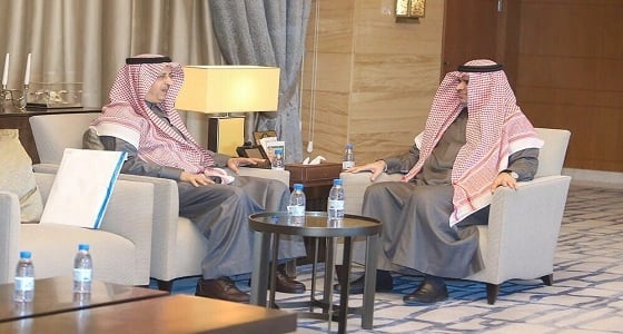 العيسى يستقبل الأمين العام لمؤسسة الملك عبد العزيز