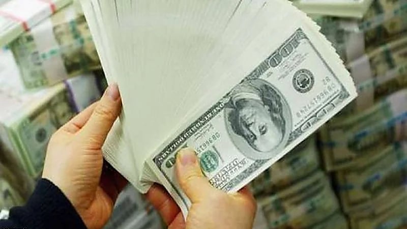 رجل يتحول إلى مليونير بعد تنفيذ وصية عمرها 100 عام