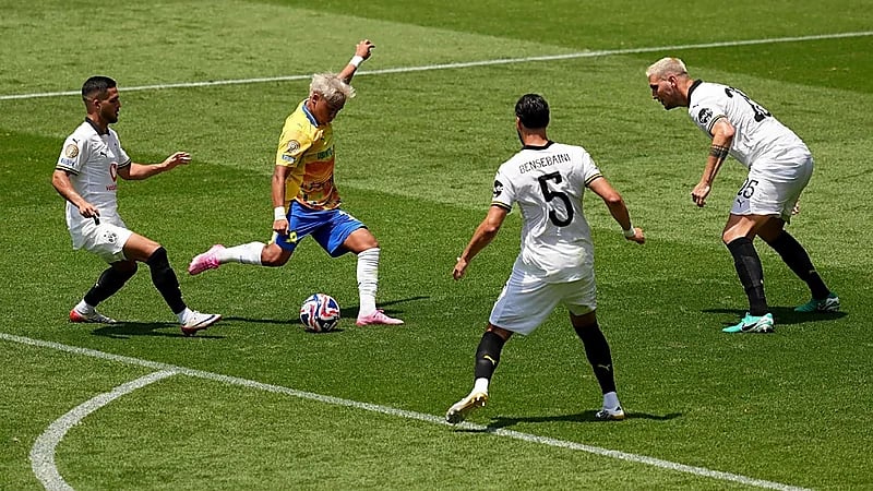 دورتموند يقلب الطاولة على صن داونز برباعية ويتصدر مجموعته