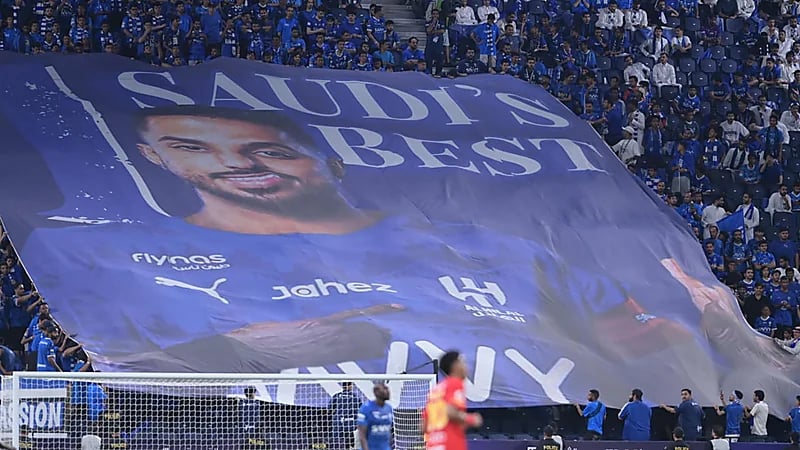 جماهير الهلال لسالم الدوسري: الأفضل في السعودية.. فيديو