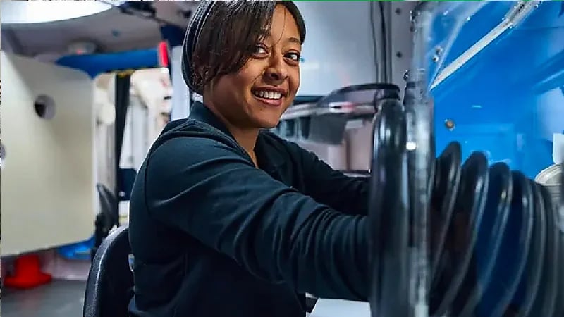 تدريب رائدي الفضاء "علي وريانة" على الاستجابة لحالات الطوارئ