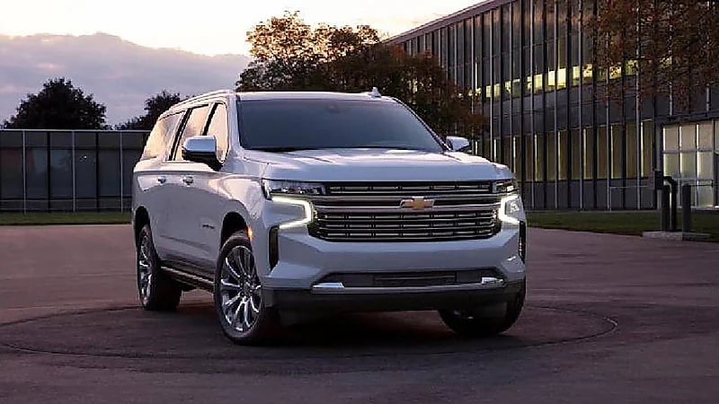 بالصور.. مواصفات وأسعار وحش الطرق الوعرة السيارة شيفروليه سوبربان 2023 في المملكة