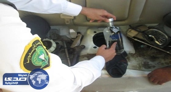 بالصور.. إحباط 4 محاولات لتهريب مسدسات وطلقات نارية وخمر