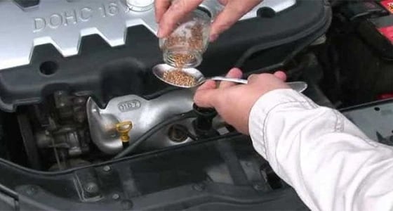 4 خطوات لمنع تسريب المياه من سيارتك باستخدام  " البن والبهارات "