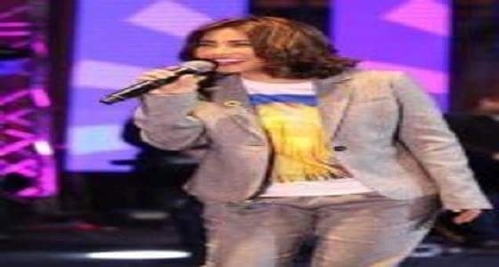 بالصور..عديلة ساخرة من ملابس شيرين : بتقطع شجر وقت فراغها