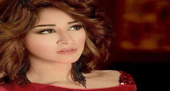 بالفيديو..لحظة هلع أسيل عمران من الابرة أثناء خضوعها للعلاج في المنزل