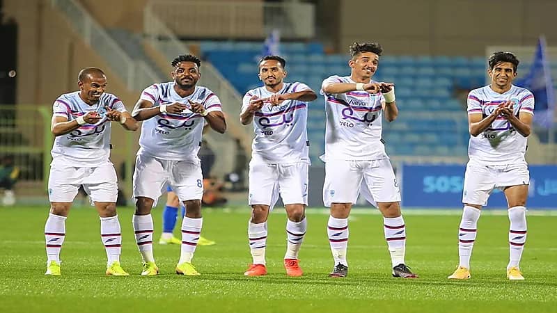 بالفيديو..أبها يخطف فوزا ثمينا على الهلال ويحرمه من الصدارة