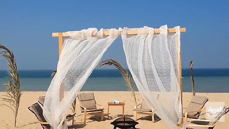 بالفيديو.. طالبة تؤسس مشروعها لتجهيز الجلسات على شواطئ الجبيل الصناعية