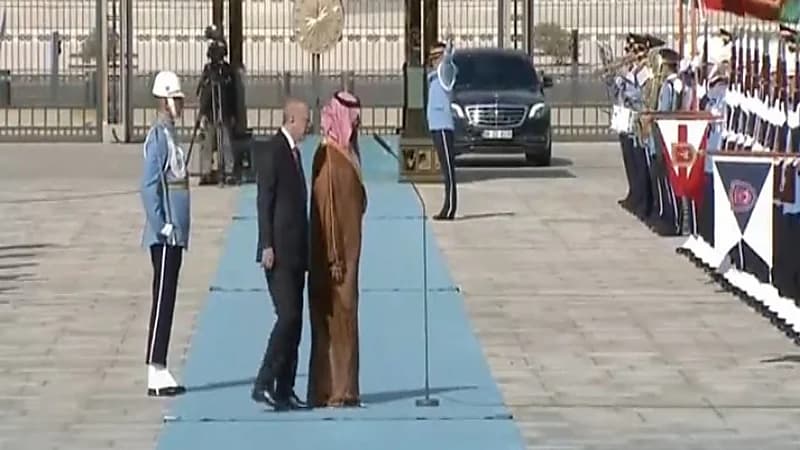 ولي العهد يستبدل مرحبا عسكر في تركيا بـ ” السلام عليكم“