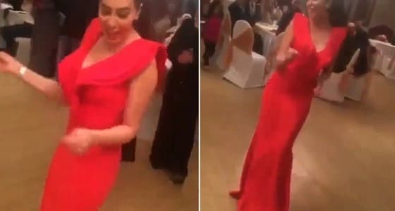 بالفيديو.. ميرهان حسين تشعل حفل خطوبة شقيقتها برقصها