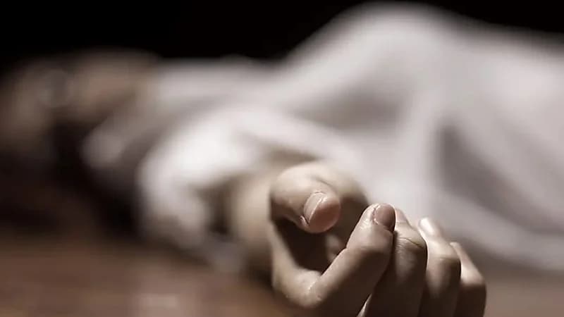 امرأة تنهي حياتها بعد مشاهدتها جريمة قتل