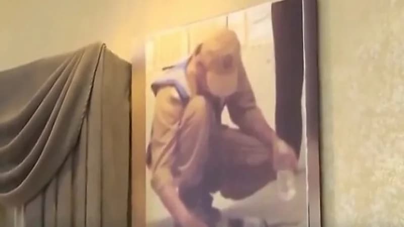 شاهد.. الشهيد عبدالعزيز العسيري يسقي حمامة في موسم الحج