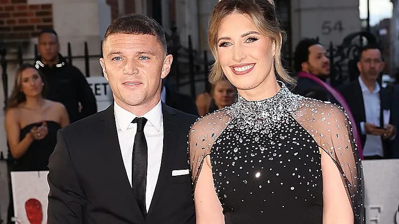 نجم نيوكاسل ينفصل عن زوجته