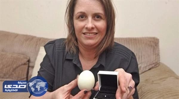 بريطانية تعثر على ماسة داخل بيضة أعدتها للإفطار