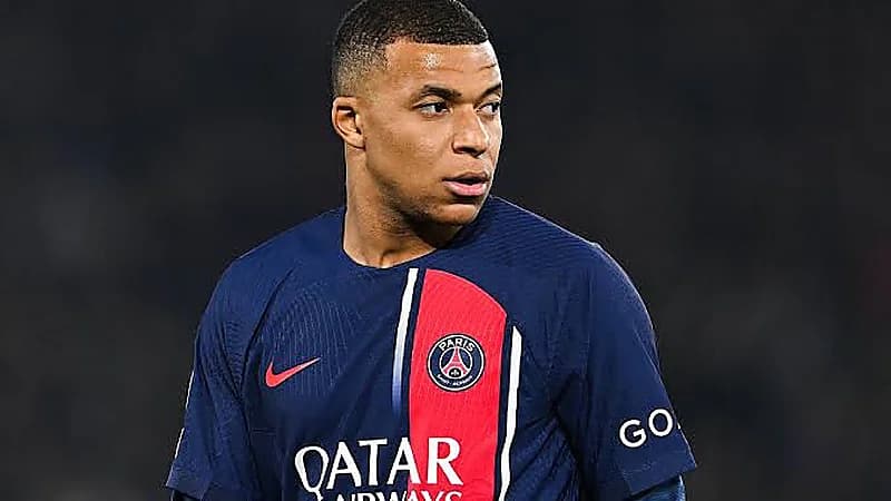 الكشف عن سبب تأخر مبابي عن الصعود إلى حافلة سان جيرمان بعد مباراة دورتموند