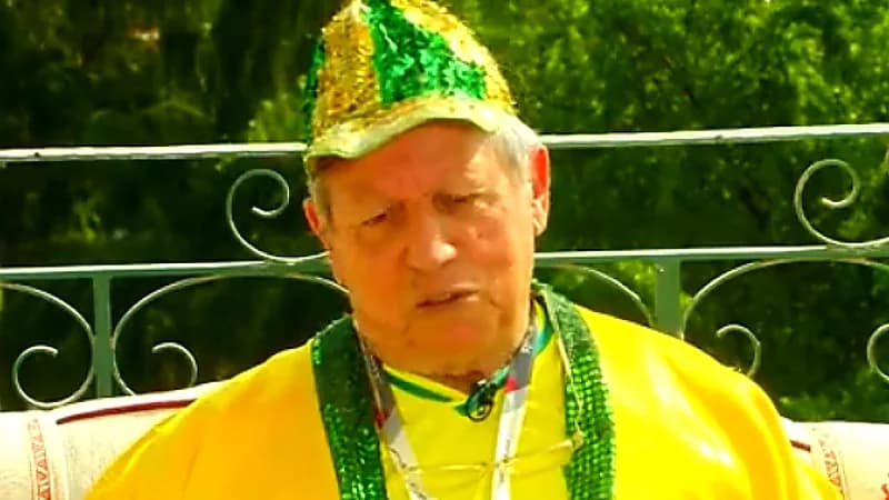 مشجع برازيلي يُطلق زوجته لمشاهدة مباريات كأس العالم (فيديو)