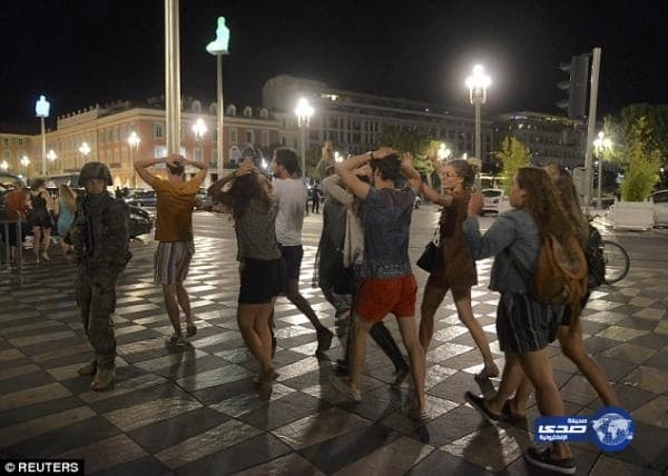 سيدة تفقد طفلها أثناء هجوم نيس ثم تعثر عليه بفضل فيس بوك