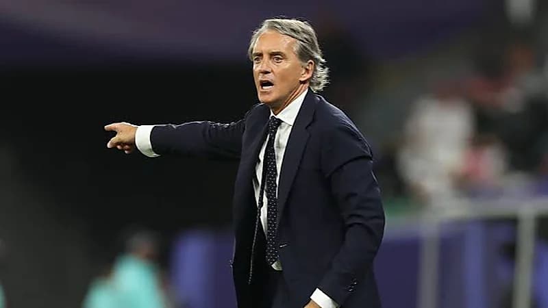 مانشيني يتجاهل انتقادات علي البليهي