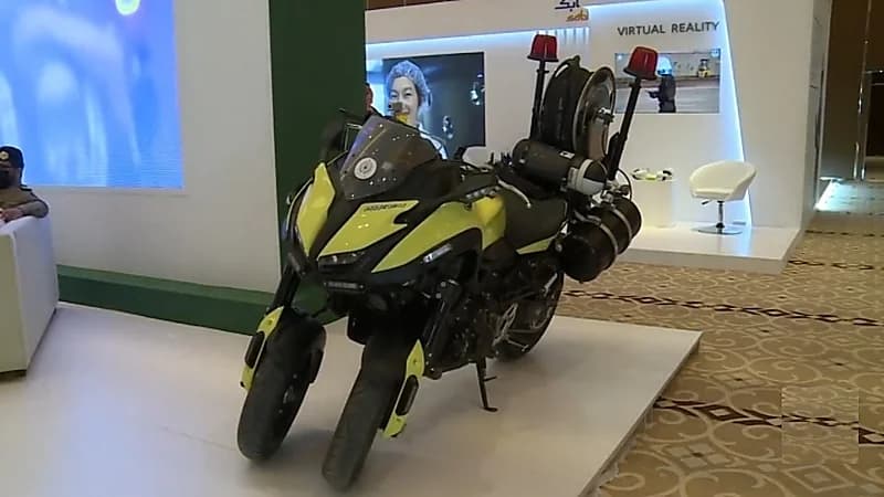 بالفيديو.. دراجة إطفاء تابعة للدفاع المدني لسرعة الوصول إلى الحوادث