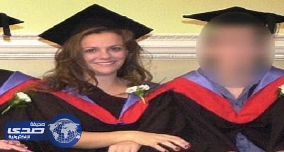 فصل معلمة بسبب " الجنس الجماعي " .. وزوجها يصفها بمجنونة جنس