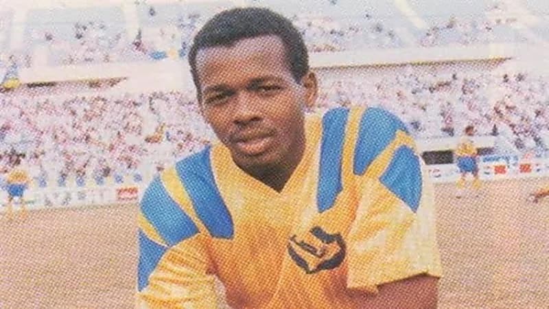 وفاة لاعب النصر السابق مصطفى إدريس بعد صراع مع المرض