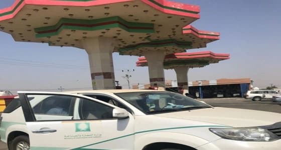 بالصور.. إغلاق محطات وقود مخالفة لاشتراطات السلامة بضمد