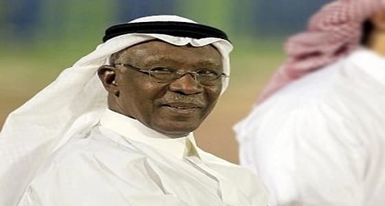 رئيس اتحاد كرة القدم السابق يواري جثمان شقيقته الثرى