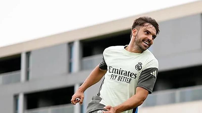 أسينسيو وهويسن في قلب دفاع ريال مدريد أمام الهلال