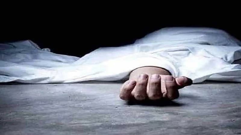 العثور على جثة مجهولة مخبأة بطائرة جاءت من طهران