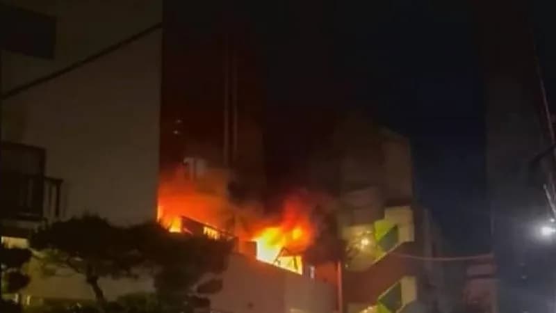 إصابة 6 أشخاص إثر اندلاع حريق بسبب شاحن هاتف.. فيديو