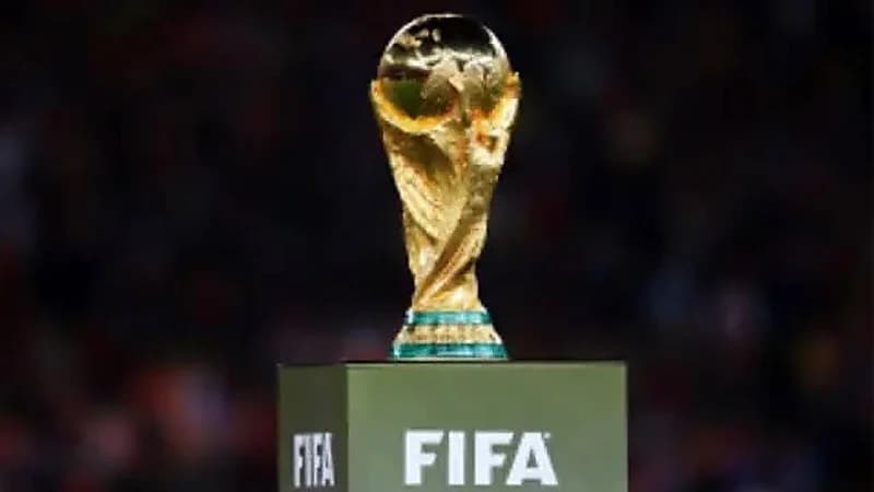 حساب كأس العالم يغرّد باسم الهلال: الزعيم وبطل أوروبا في سيناريو مُكرر