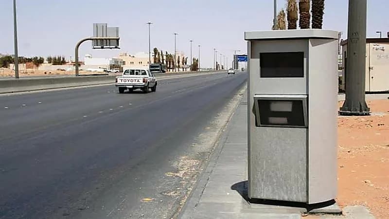 " أبشر " تفاجئ المواطنين والوافدين بشأن مخالفات ساهر