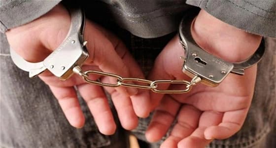 القبض على يمنيين سرقا مواطنا ومقيما في بيشة