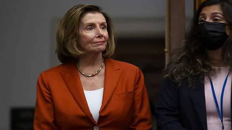 طائرة بيلوسي تدخل أجواء تايوان