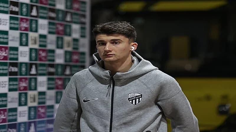 الاتحاد يقرر قيد أوناي هيرنانديز في فريق 21 عامًا