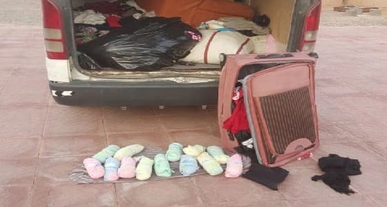 للمرة الثانية على التوالي..ضبط مقيم استغل أهل بيته لتهريب القات