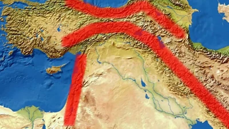 "خبير الزلازل الهولندي" يحذر المنطقة العربية من هزة أرضية خطيرة