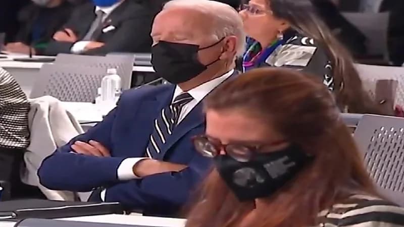 بالفيديو .. "بايدن" يغفو في نوم هادئ خلال قمة المناخ