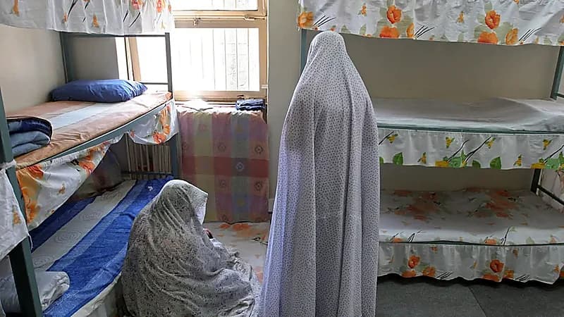 غوليان تروي تفاصيل مآساوية شهدتها داخل سجن بوشهر