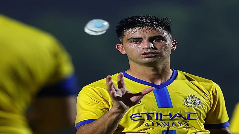 مارتينيز يوجه رسالة إلى لاعب ريفر بليت