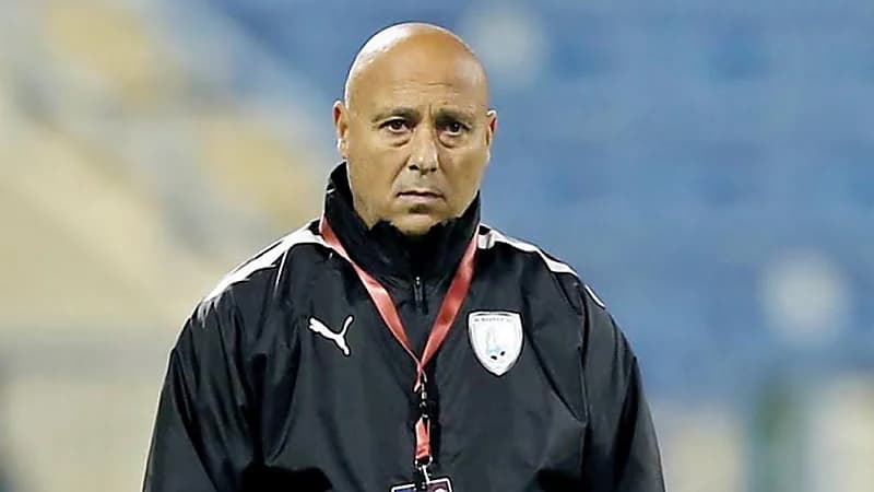 إقالة مدرب منتخب قطر وتعيين مساعده قبل كأس الخليج
