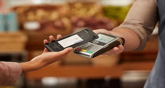 إطلاق خدمة الدفع عبر الهواتف الذكية قريبا
