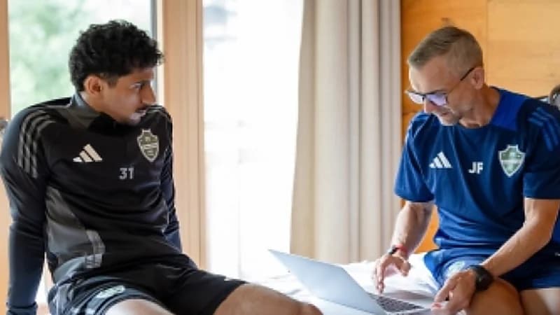 لاعبو الأهلي ينهون فحوصاتهم الطبية في النمسا .. صور