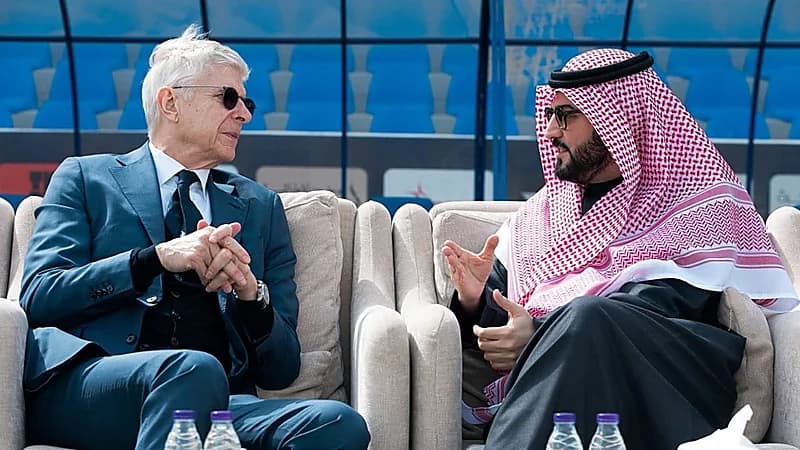 تفاصيل إجتماع فهد بن نافل مع فينغر قبل مونديال الأندية