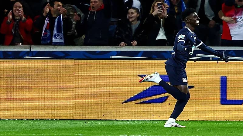 مهند آل سعد يهز شباك باريس سان جيرمان في كأس فرنسا .. فيديو