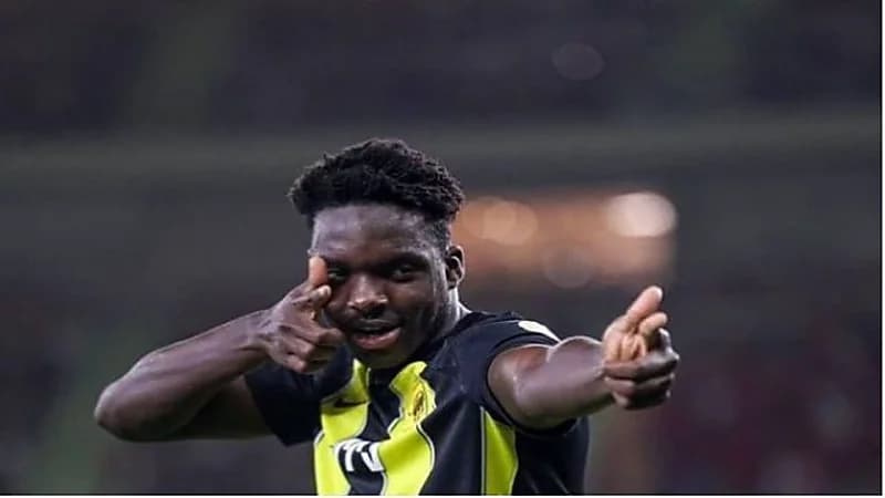 سيلتا فيجو يقدم عرضًا رسميًا لشراء عقد حاجي