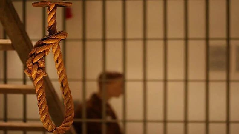 الإعدام لسيدة قتلت زوجها ودفنته في غرفة نومها بمساعدة عشيقها